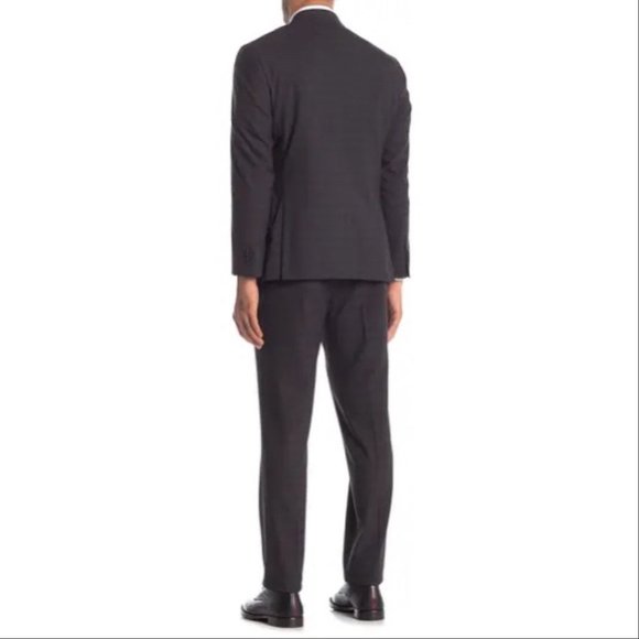 Kenneth Cole Reaction 2 Piece Suit - Picture 2 of 2